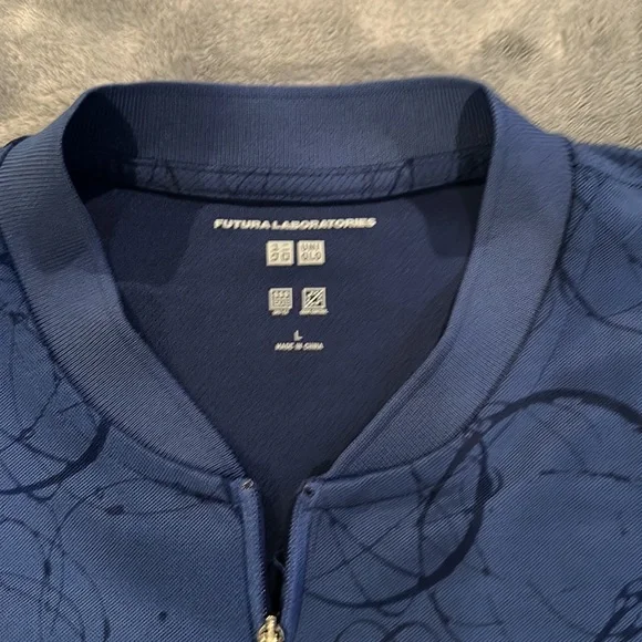Mens Uniqlo quarter zip t shirt, size L - Picture 2 of 4